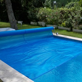 Cobertor solar piscina.